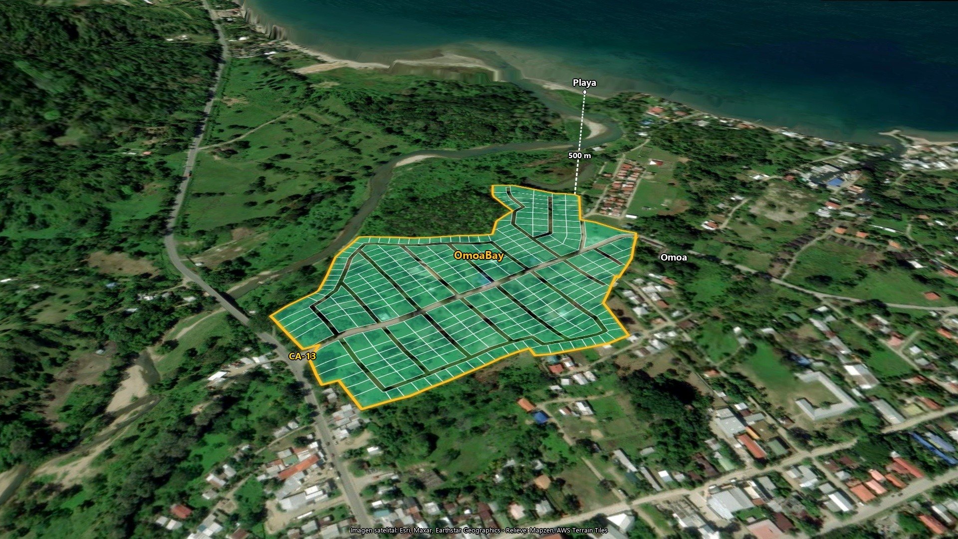 3D view of the 163 lots over satellite imagery: the surveyed perimeter, the streets, the CA-13, the town of Omoa and the beach 500 m away